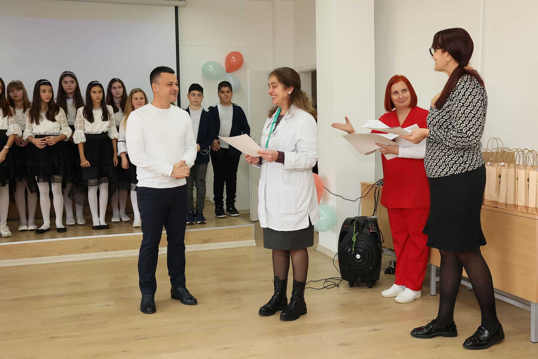 Празник и равносметка за годината в Клиниката по педиатрия към УМБАЛ “Свети Георги” Пловдив 6 dariteli 3