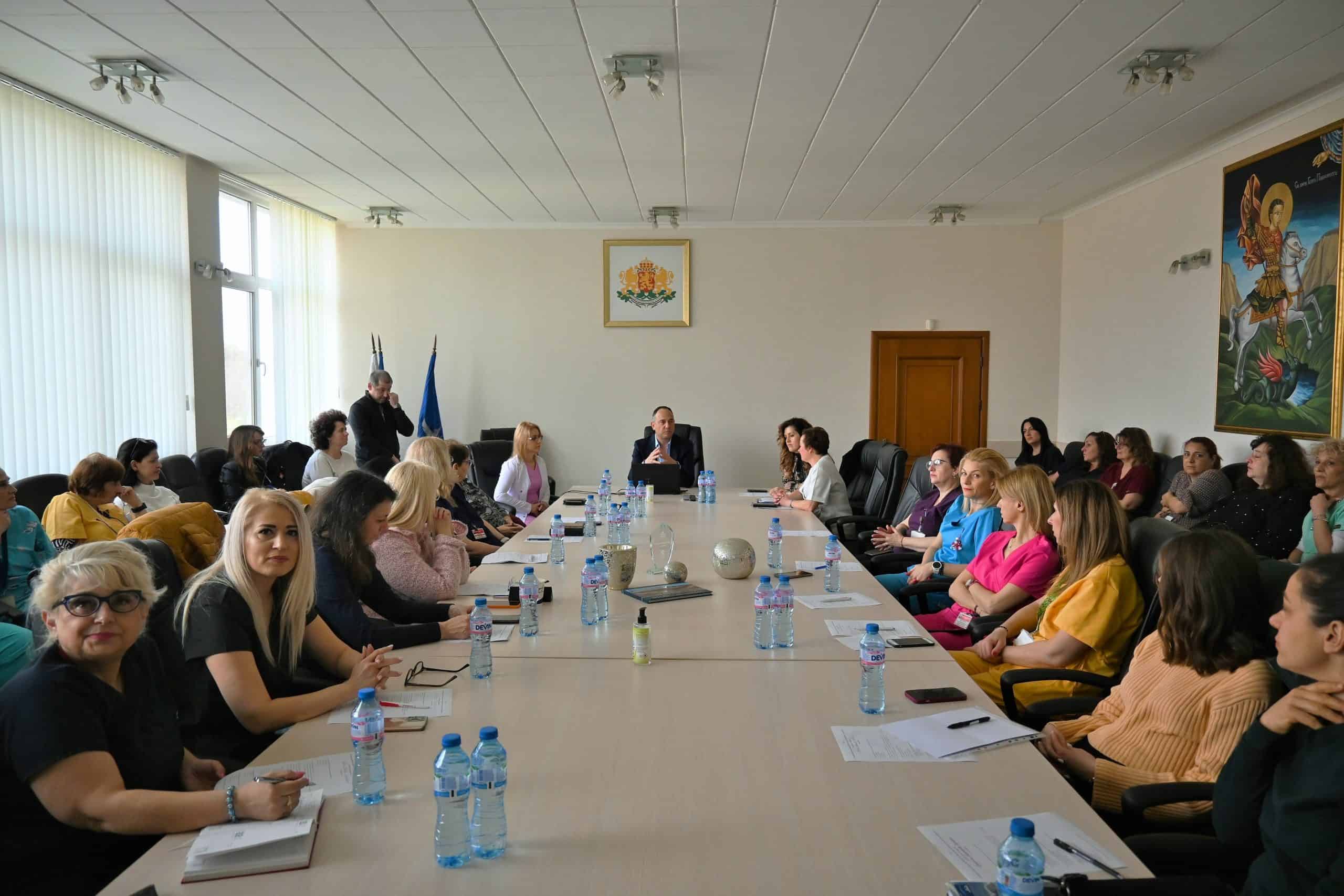 Курс повишава квалификацията на медицинските сестри в УМБАЛ “Свети Георги” 1 kurs med. sestri dzhambazov scaled