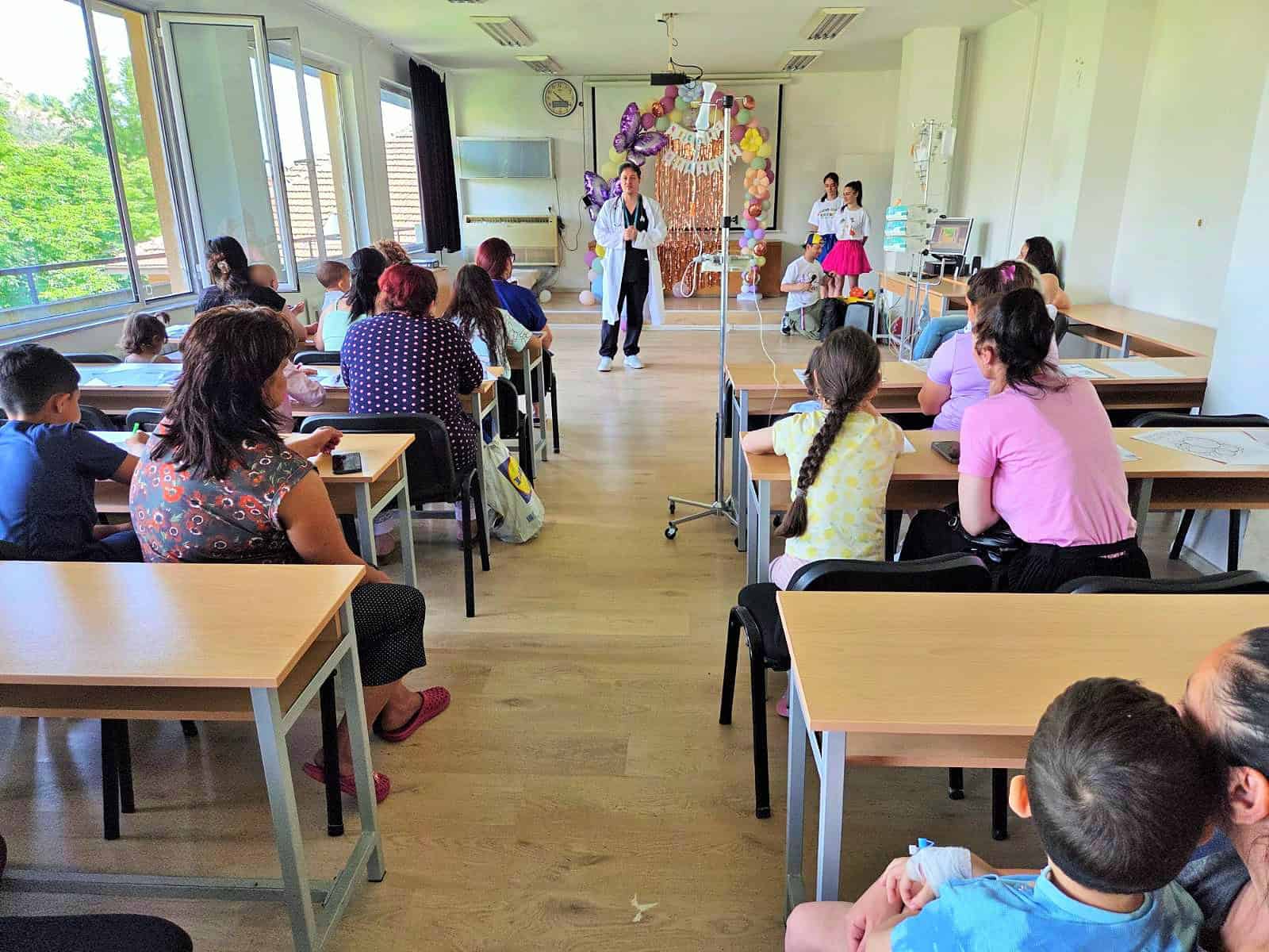 УМБАЛ „Свети Георги“ подари усмивки и вълшебство на малките си пациенти за 1 юни 3 pediatriya 1 yuni 2026